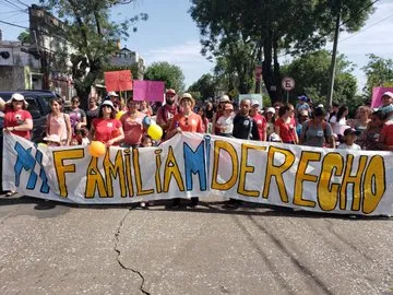 FAMILIA